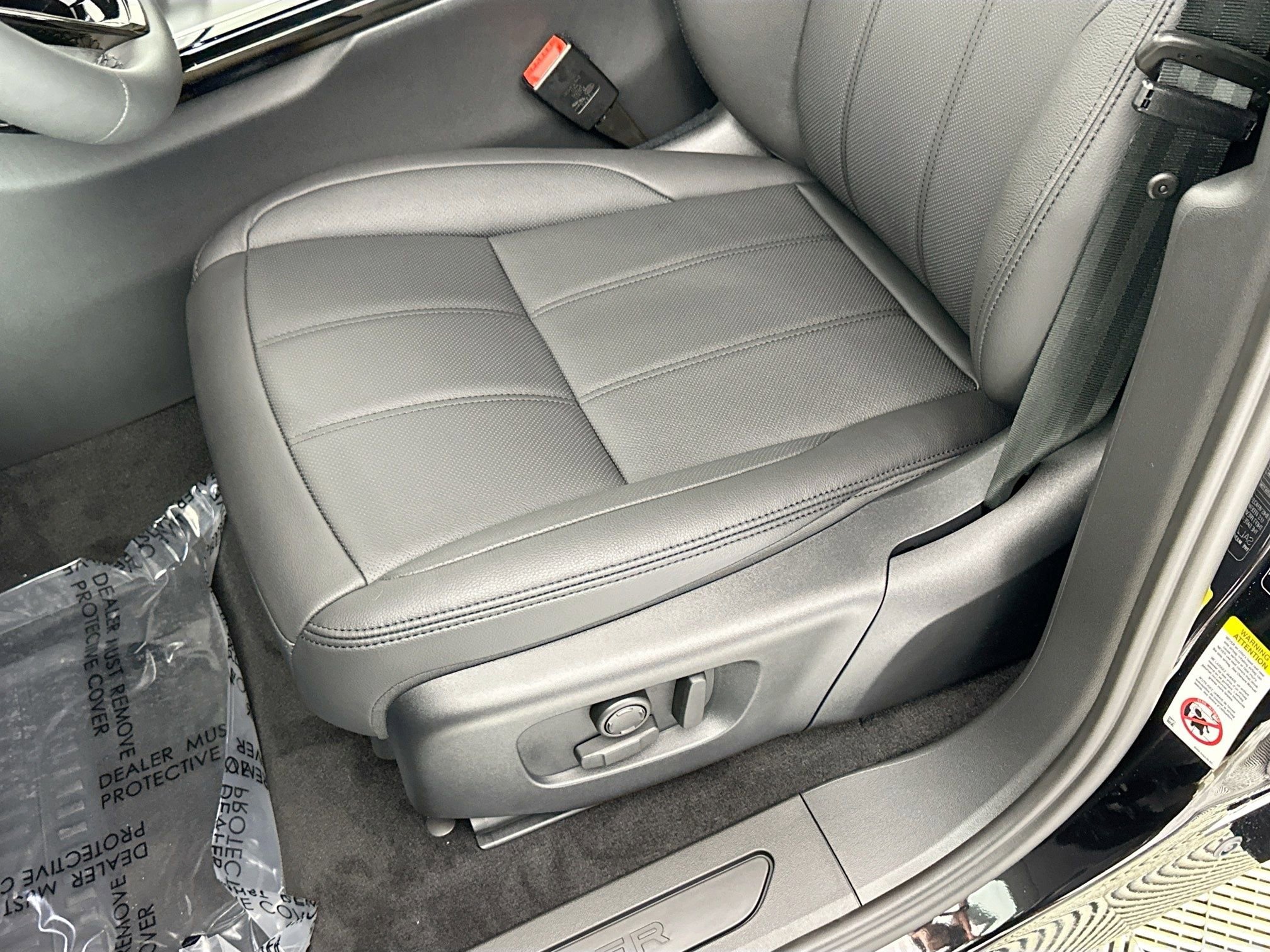 Used 2026 Land Rover Range Rover Evoque S image 16