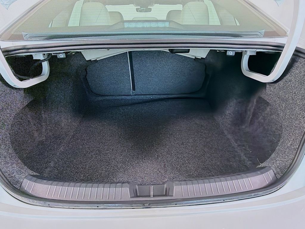 Used 2025 Volkswagen Jetta SE image 25