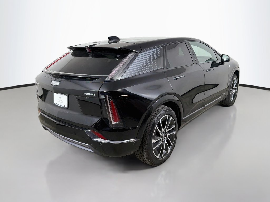 New 2026 Cadillac Optiq Sport 1 w/ LPO, Floor Liner Package AWD/4WD image 6