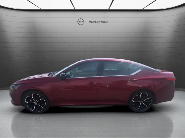 Certified 2025 Nissan Altima 2.5 SR w/ SR Premium Package FWD image 7