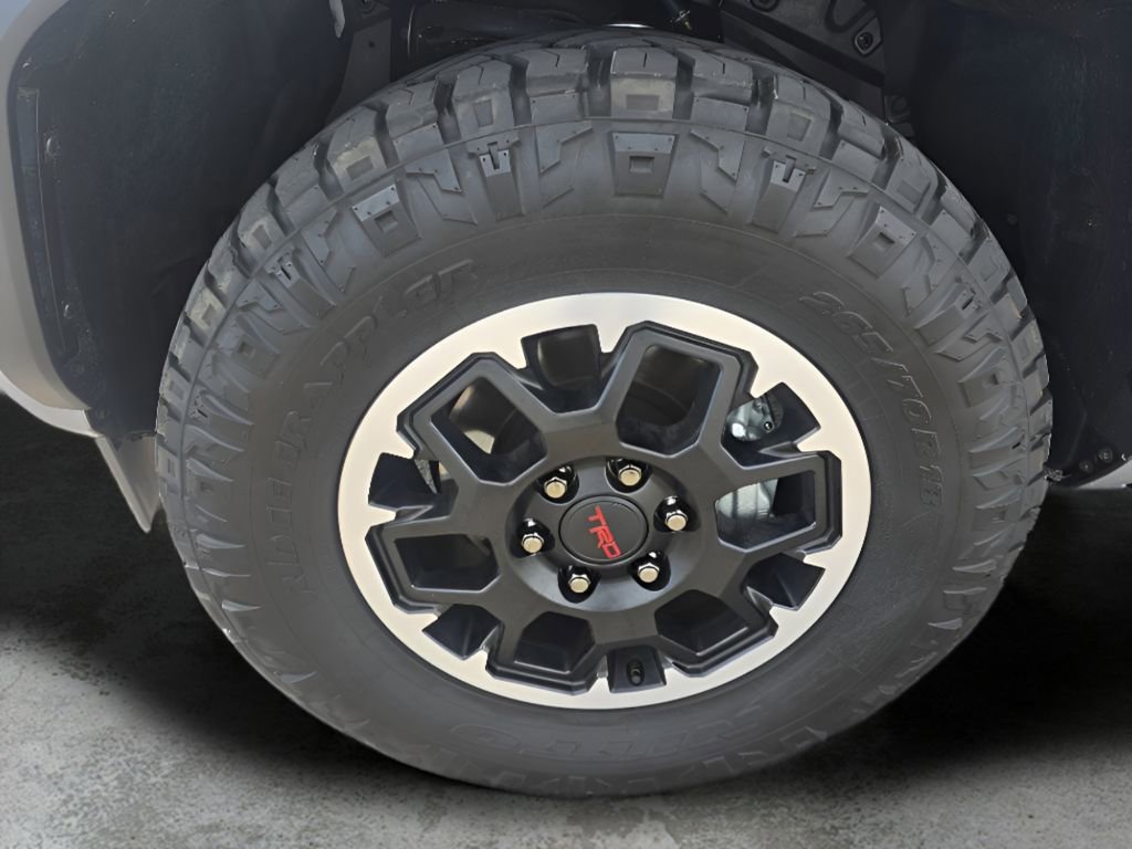 Used 2025 Toyota 4Runner TRD Off-Road image 9