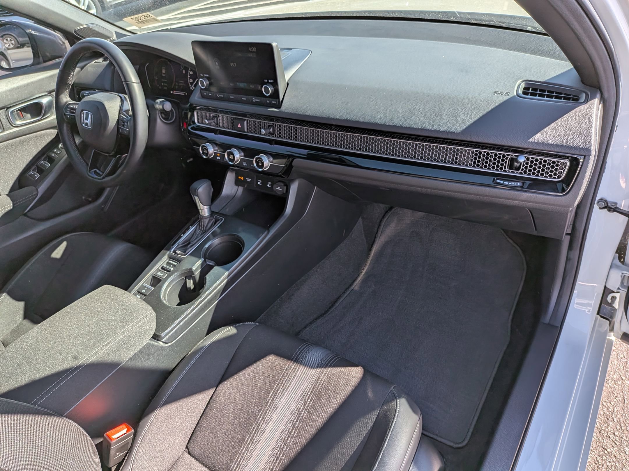 Used 2025 Honda Civic Sport image 36