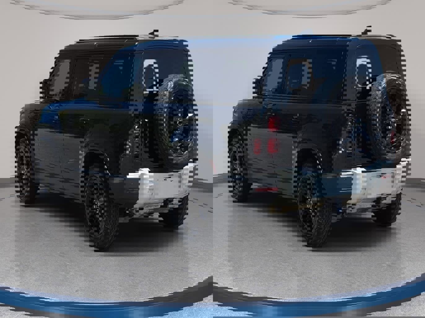 Used 2025 Land Rover Defender 110 S image 7