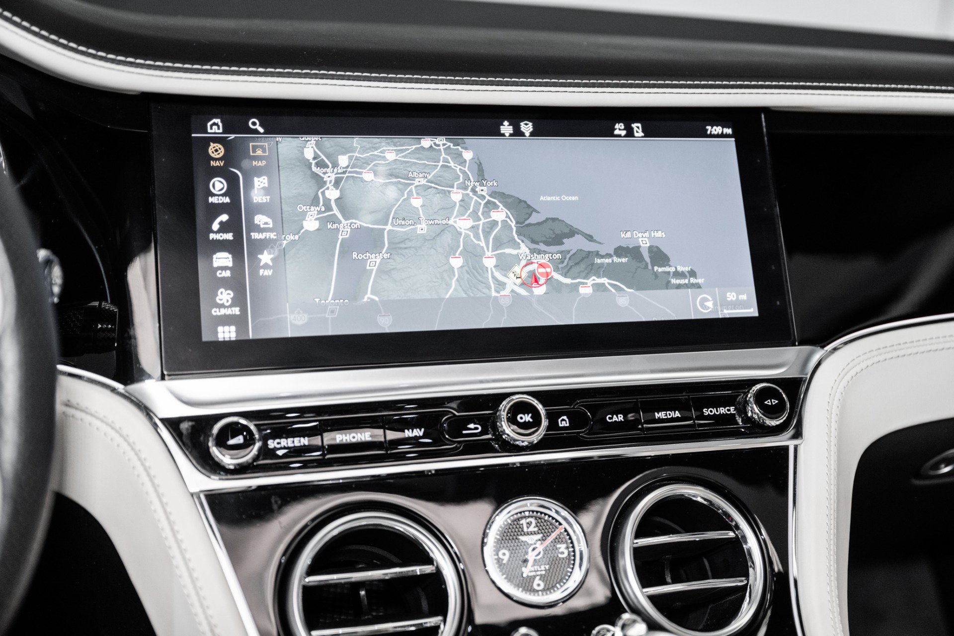 Certified 2020 Bentley Continental GT V8 AWD/4WD image 29