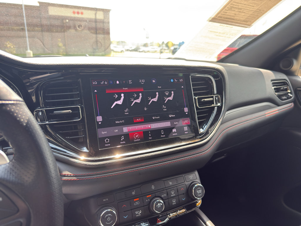 Used 2025 Dodge Durango GT AWD/4WD image 19