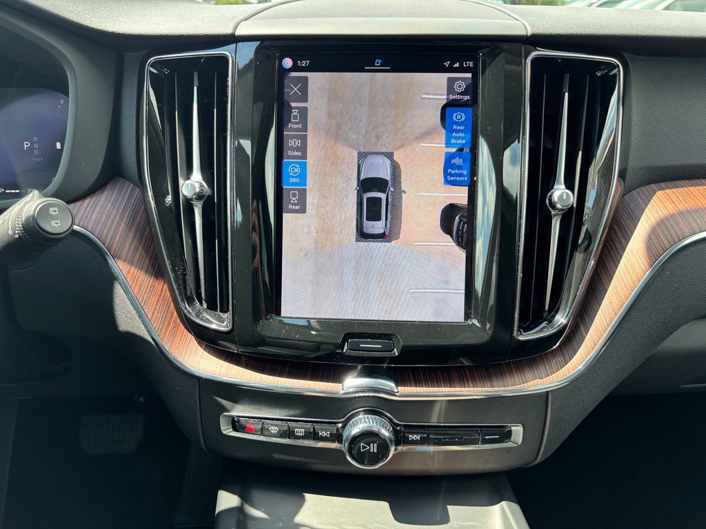 Certified 2024 Volvo XC60 B5 Plus w/ Protection Package Premier AWD/4WD image 18