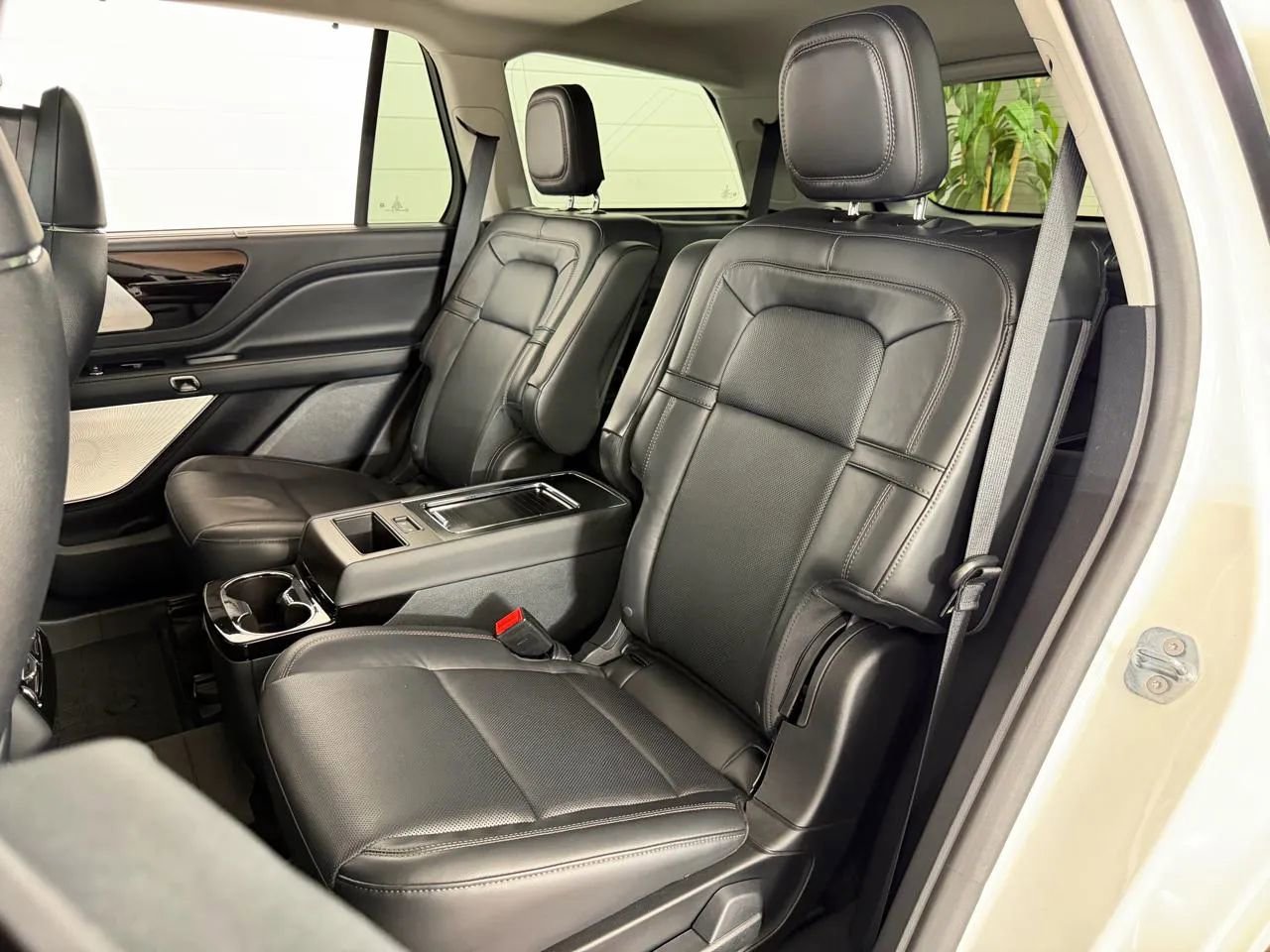 Used 2025 Lincoln Aviator Reserve w/ Equipment Group 201A AWD/4WD image 36