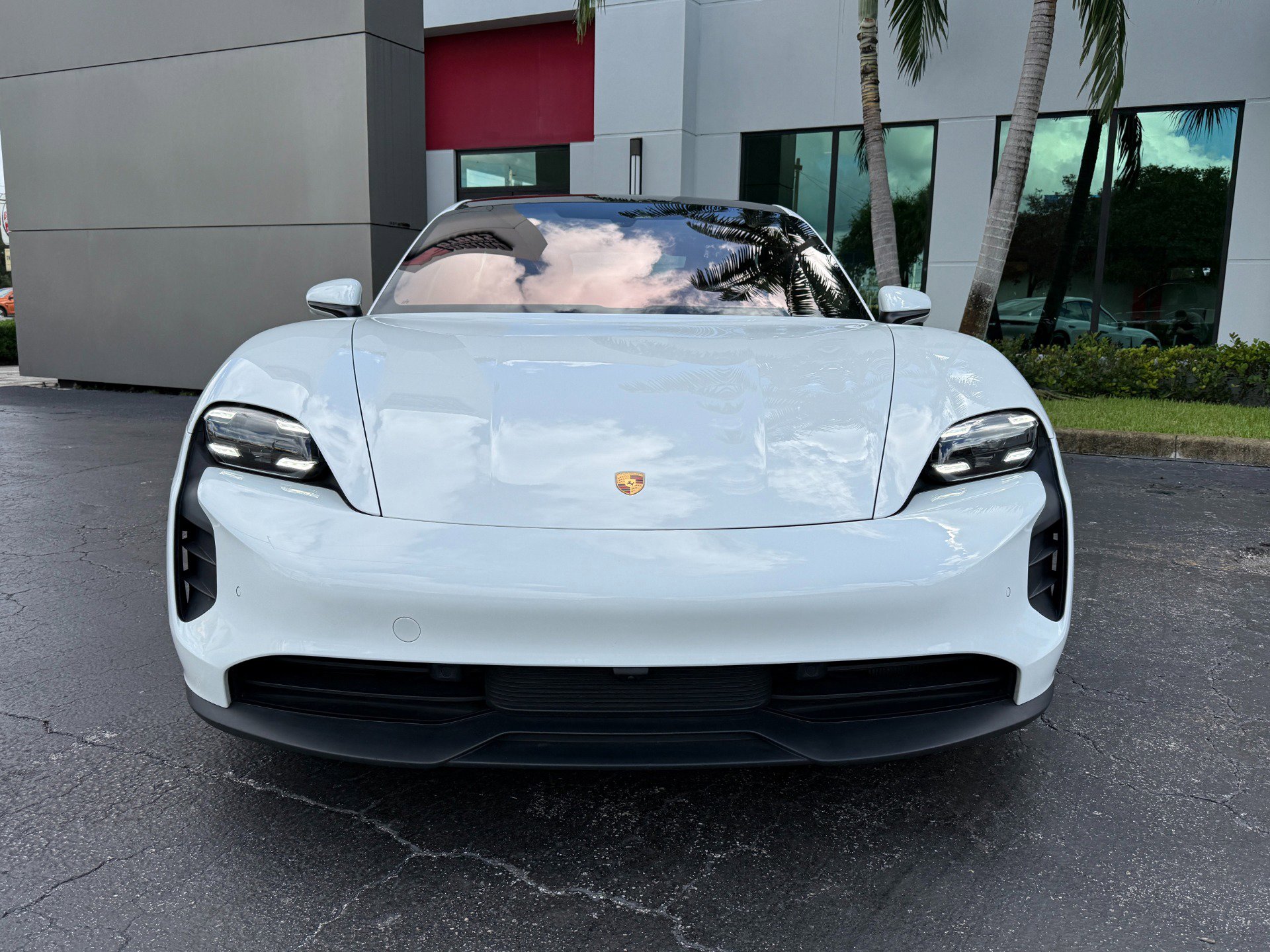 Used 2022 Porsche Taycan GTS image 6