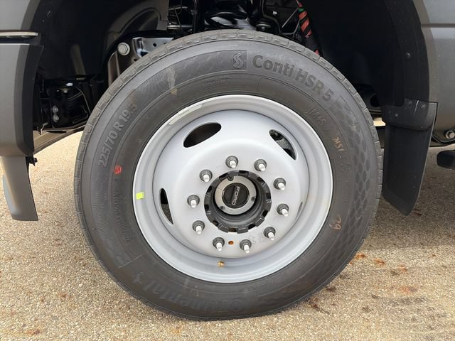 New 2026 Ford F550 4x4 Crew Cab image 22