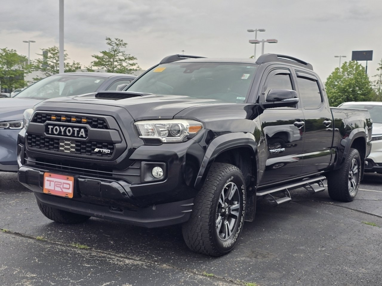 Used 2018 Toyota Tacoma TRD Sport w/ Technology Package AWD/4WD image 3