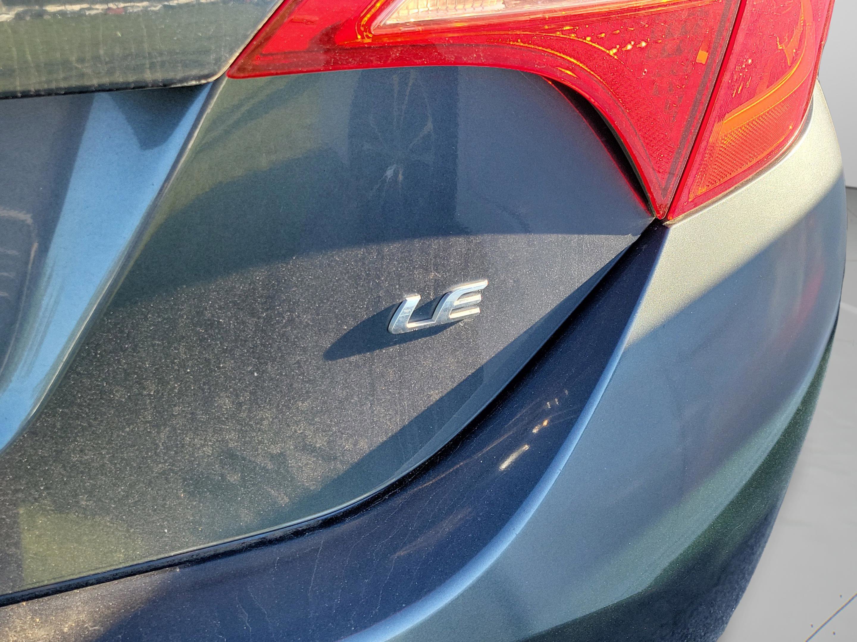 Used 2019 Toyota Corolla LE image 21