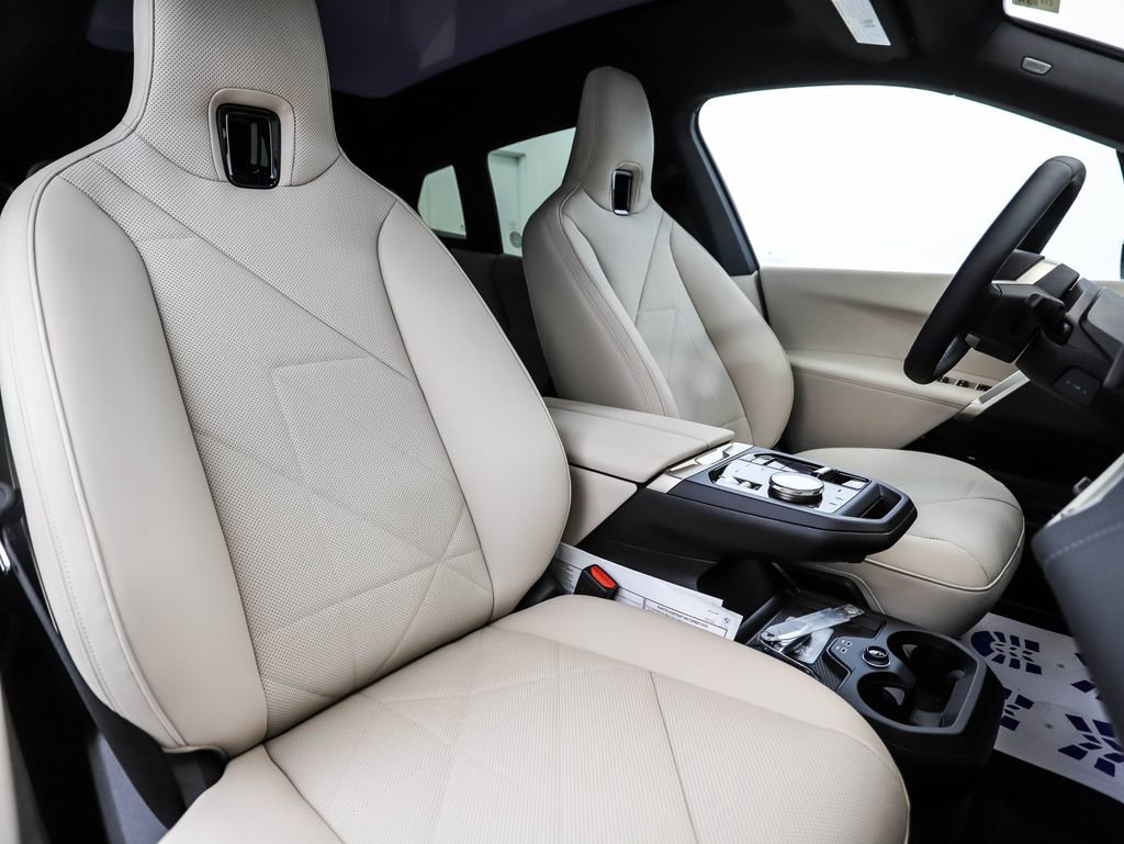 New 2026 BMW iX xDrive60 image 33