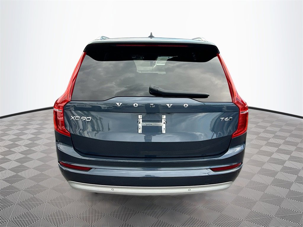 Used 2022 Volvo XC90 T6 Momentum image 7