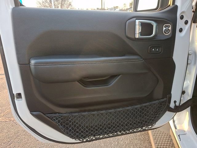 Used 2018 Jeep Wrangler Unlimited Sahara image 12