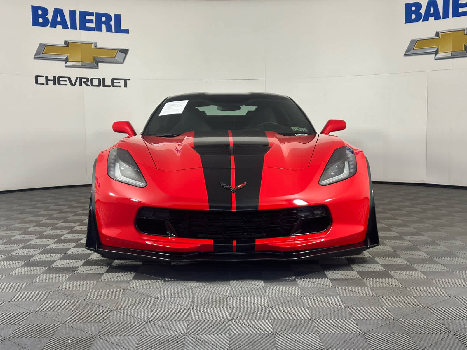 Used 2015 Chevrolet Corvette Z06 w/ 3LZ Preferred Equipment Group image 2