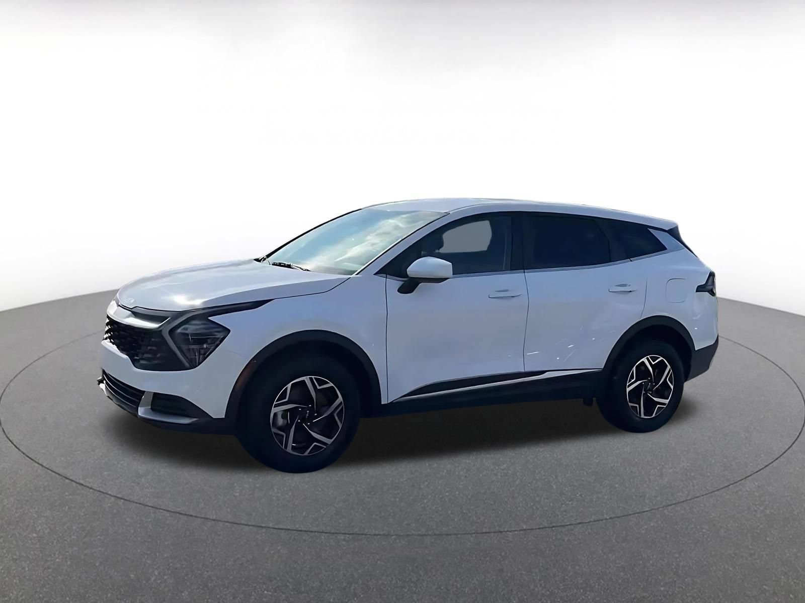 Used 2025 Kia Sportage LX AWD/4WD image 8