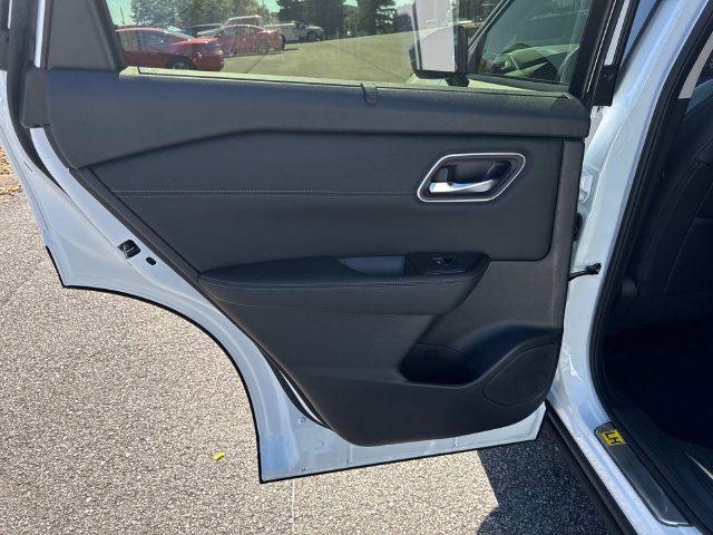 New 2026 Nissan Rogue Platinum w/ Platinum Premium Package AWD/4WD image 15