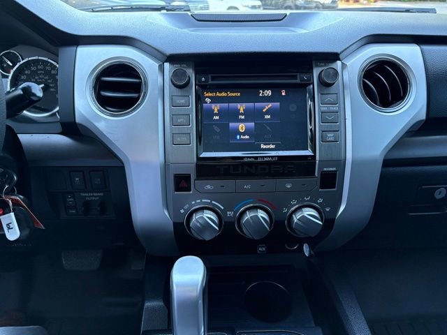 Used 2017 Toyota Tundra SR5 w/ SR5 Upgrade Package image 19