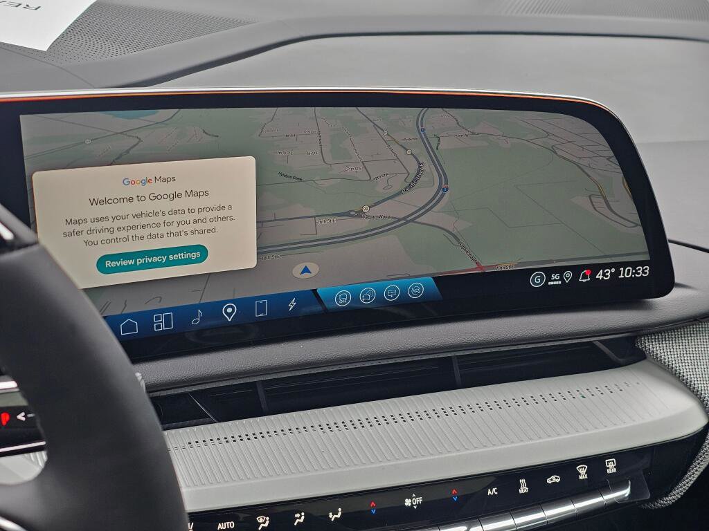 New 2026 Cadillac Optiq Luxury 2 image 33