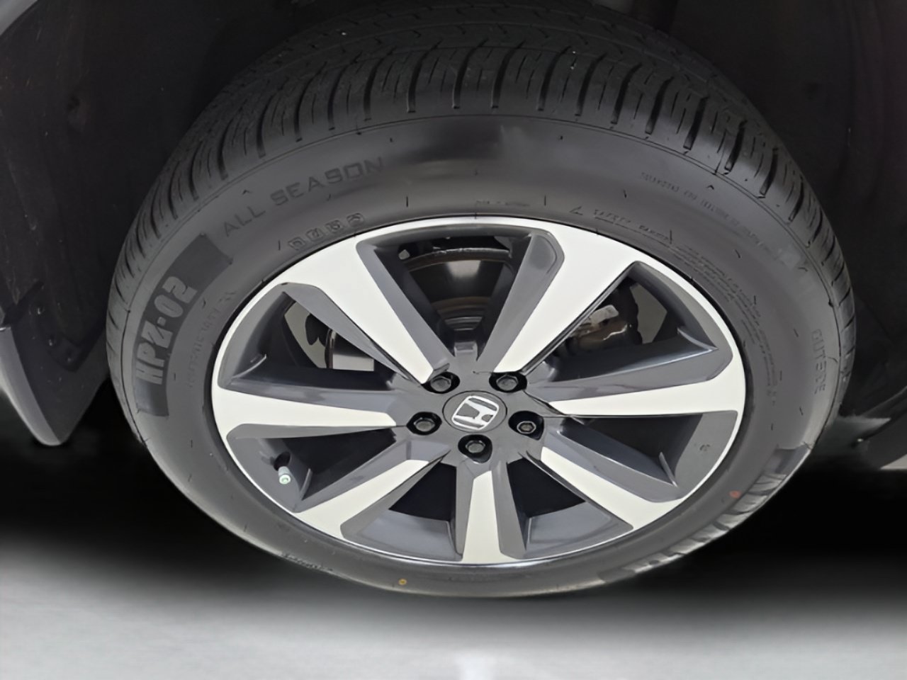 Used 2024 Honda Pilot Touring image 11