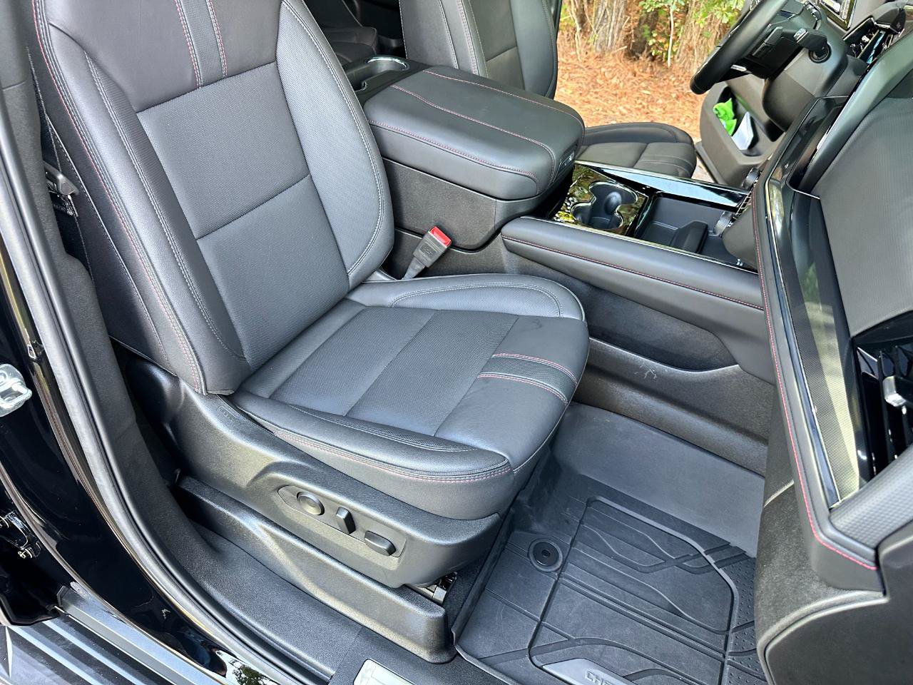 Used 2025 Chevrolet Tahoe RST w/ RST Capability Package AWD/4WD image 35
