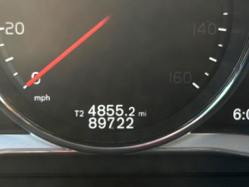Used 2017 Volvo XC60 T5 Inscription w/ Preferred Option Package FWD image 18