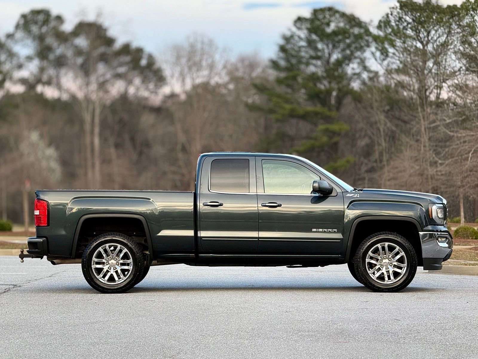 Used 2017 GMC Sierra 1500 SLE w/ SLE Value Package AWD/4WD image 11
