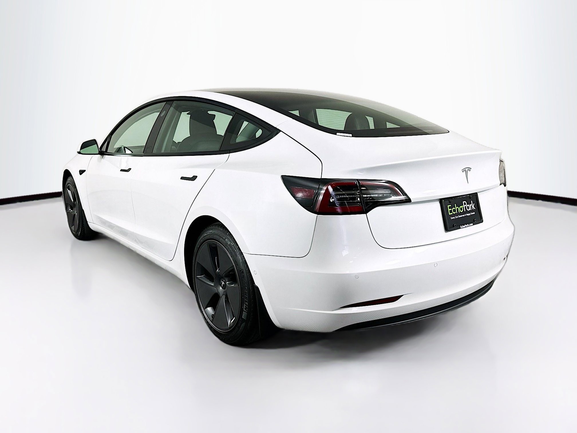 Used 2021 Tesla Model 3 Standard Range Plus image 5