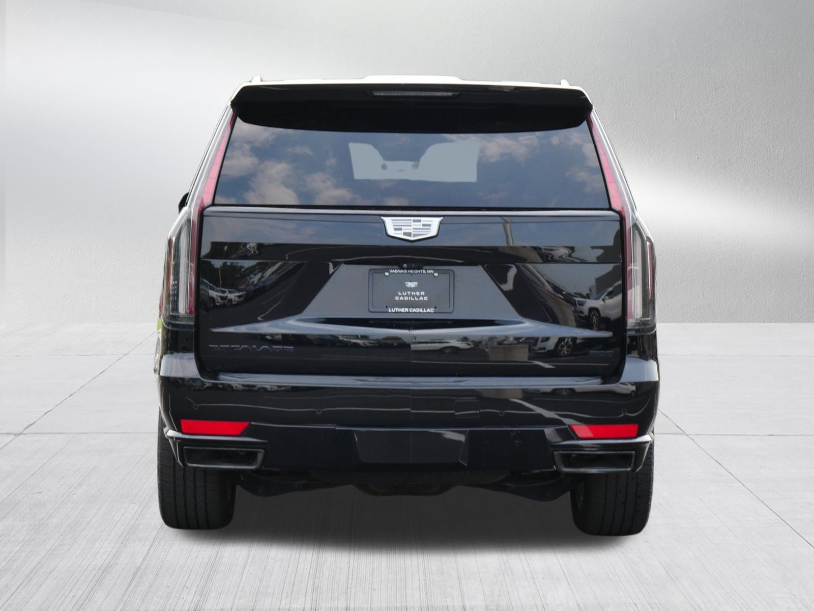 Used 2022 Cadillac Escalade Sport w/ LPO, ONYX Package AWD/4WD image 6