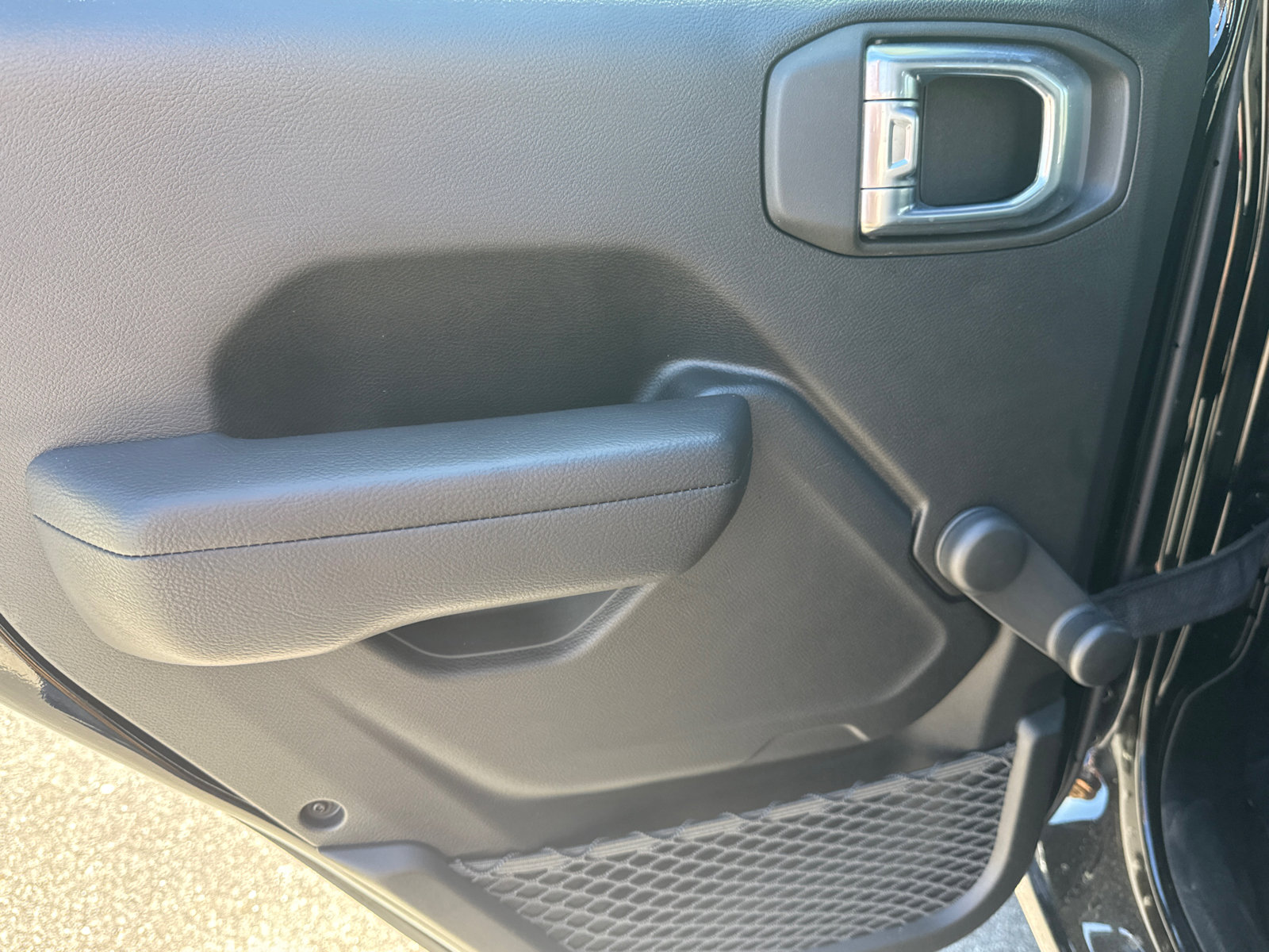 Used 2024 Jeep Wrangler Sport image 22