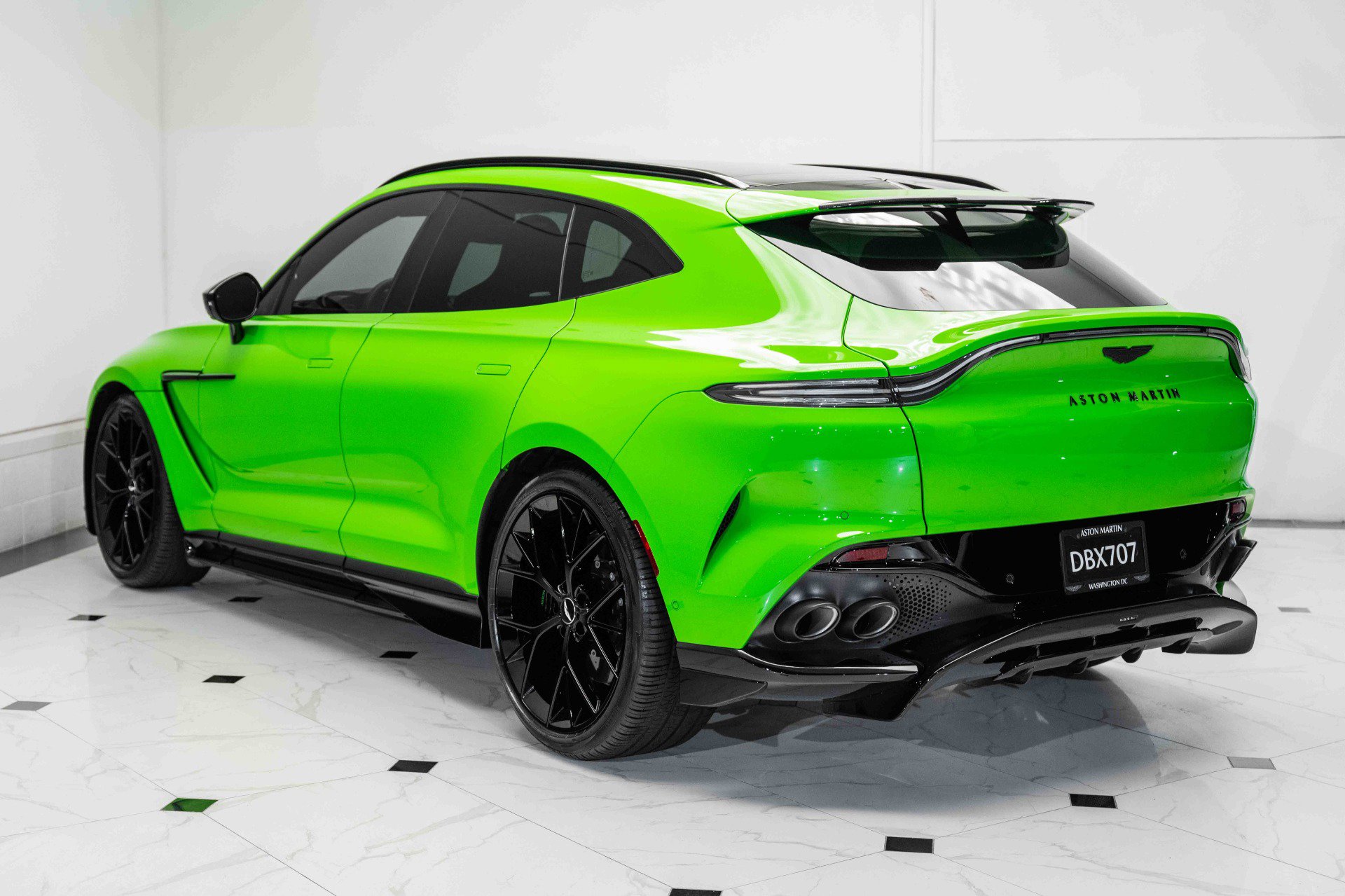 Used 2024 Aston Martin DBX 707 image 2