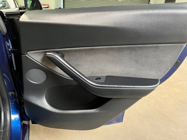 Used 2021 Tesla Model Y Long Range AWD/4WD image 13