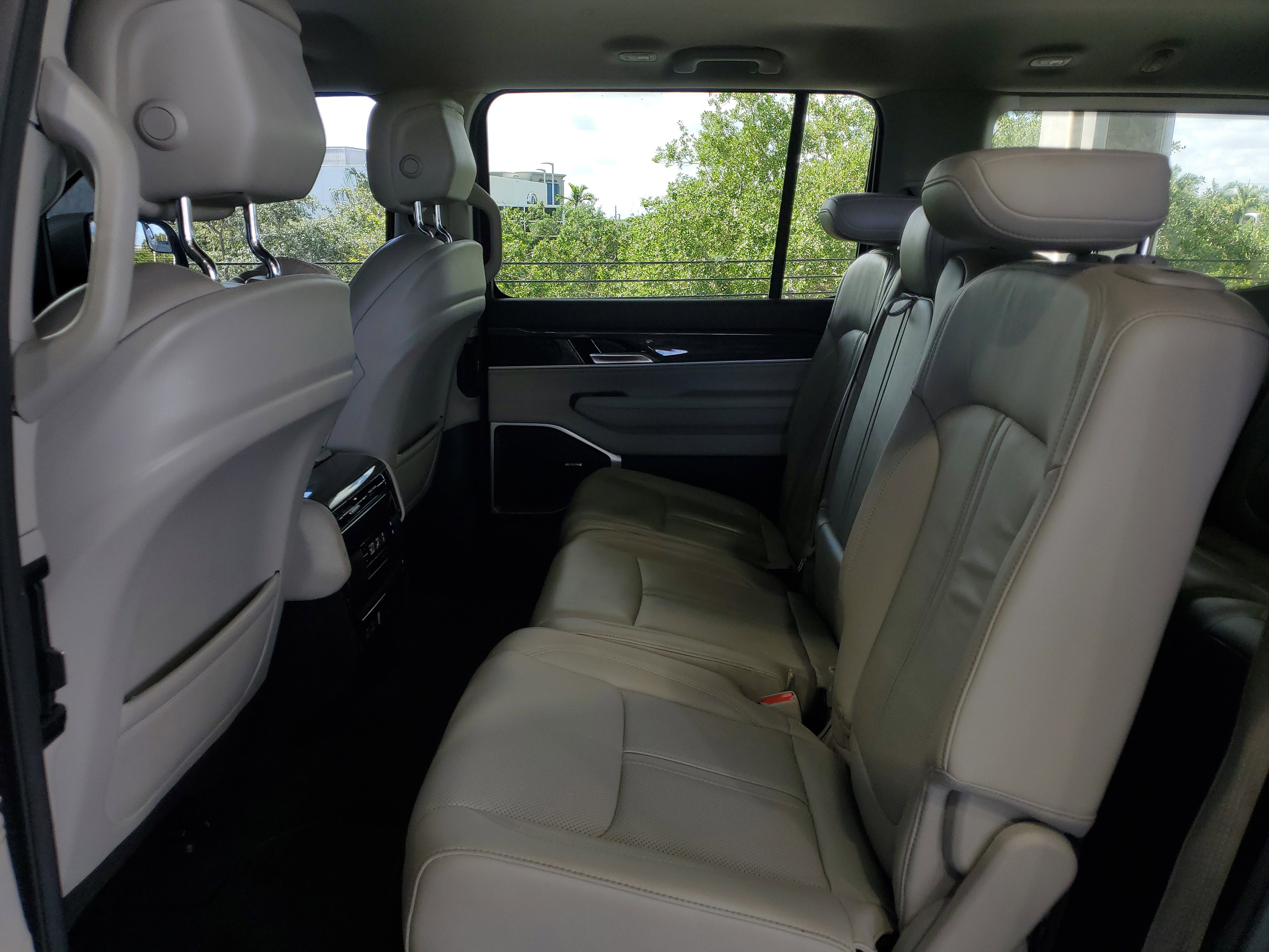 Certified 2022 Jeep Wagoneer Series III RWD image 9