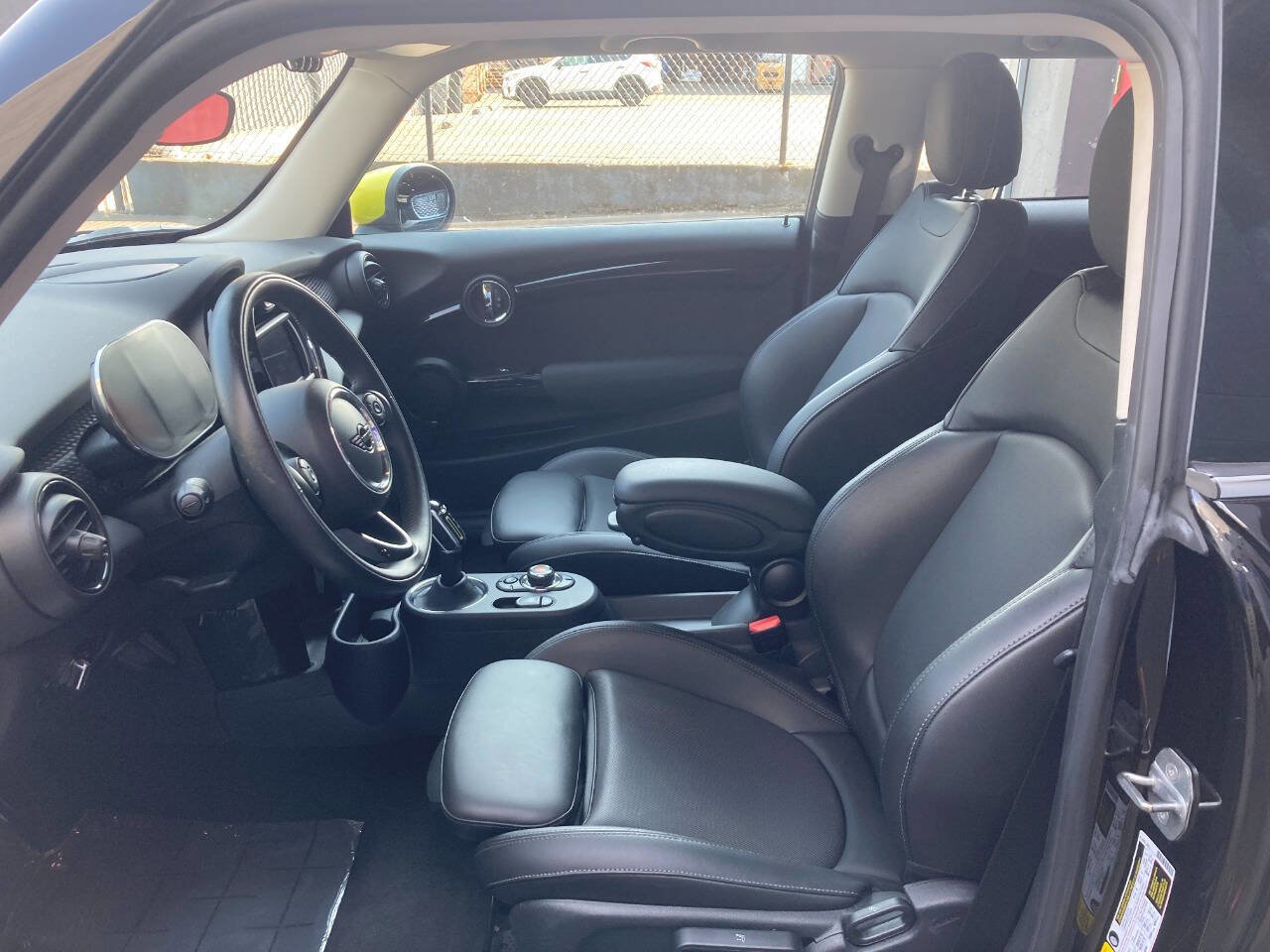 Used 2020 MINI Cooper SE w/ 6.5" Touchscreen Package image 10