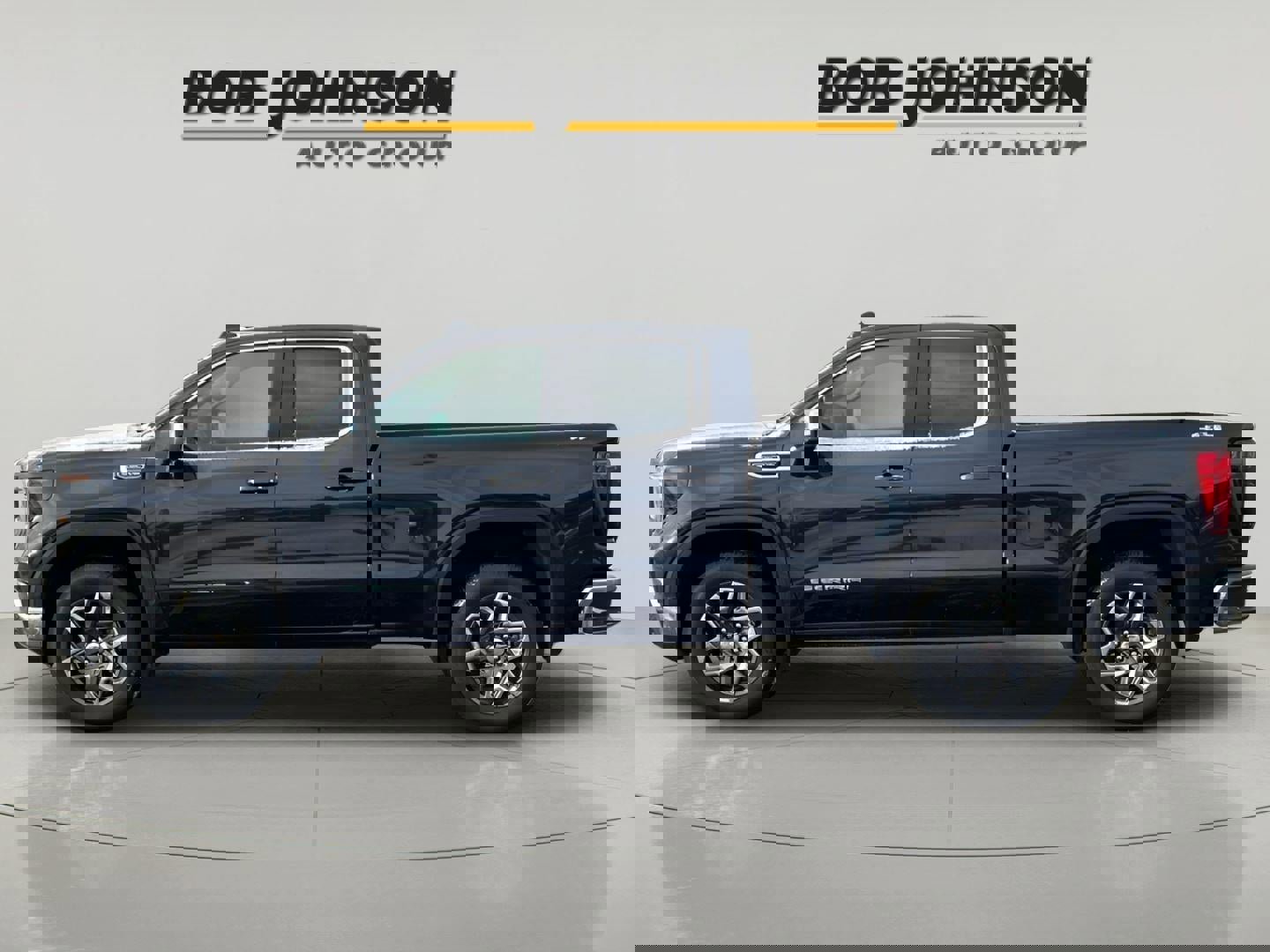 New 2025 GMC Sierra 1500 SLE w/ Preferred Package image 4