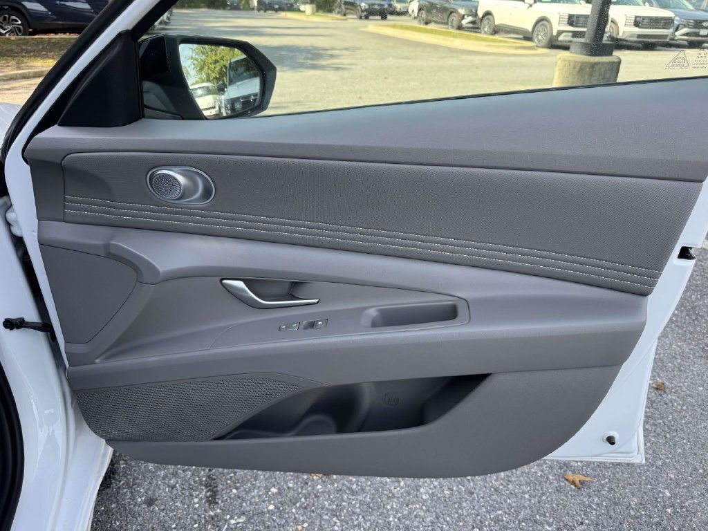 New 2026 Hyundai Elantra SEL Sport Premium FWD image 8