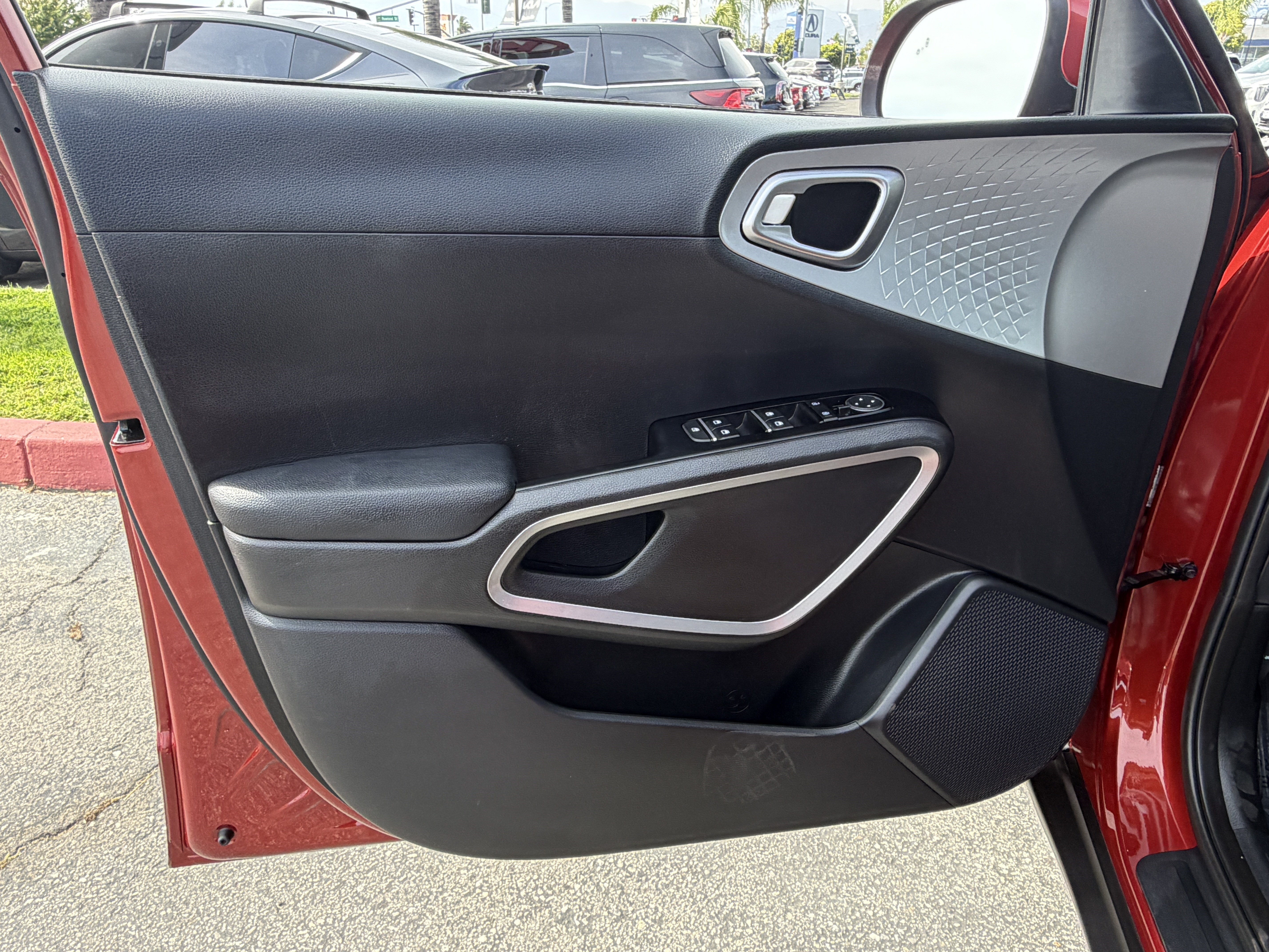 Certified 2023 Kia Soul S FWD image 13