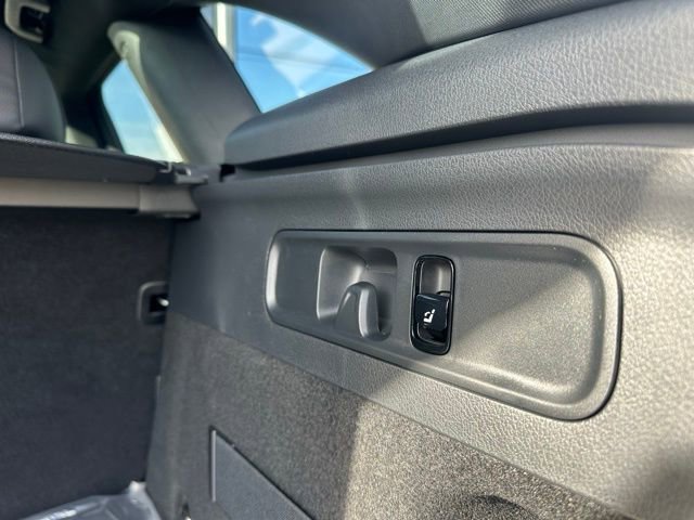 Used 2026 Mercedes-Benz GLC 300 4MATIC image 38