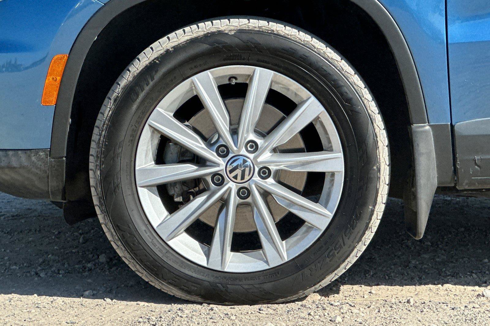 Used 2017 Volkswagen Tiguan Limited w/ Alloy Wheels Package AWD/4WD image 23