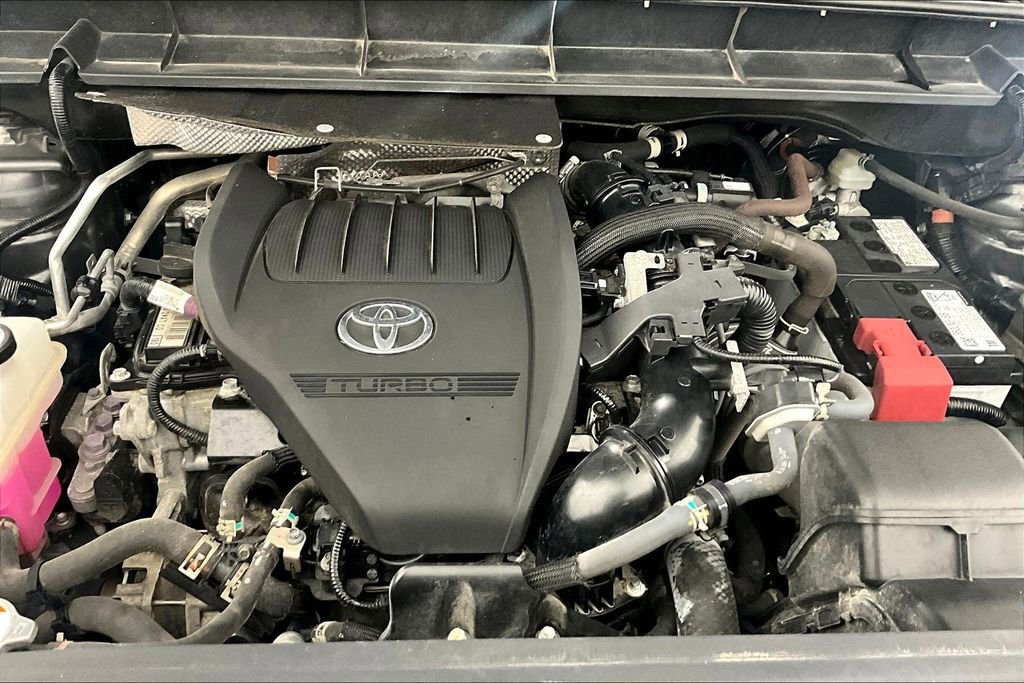 Used 2023 Toyota Highlander L image 12