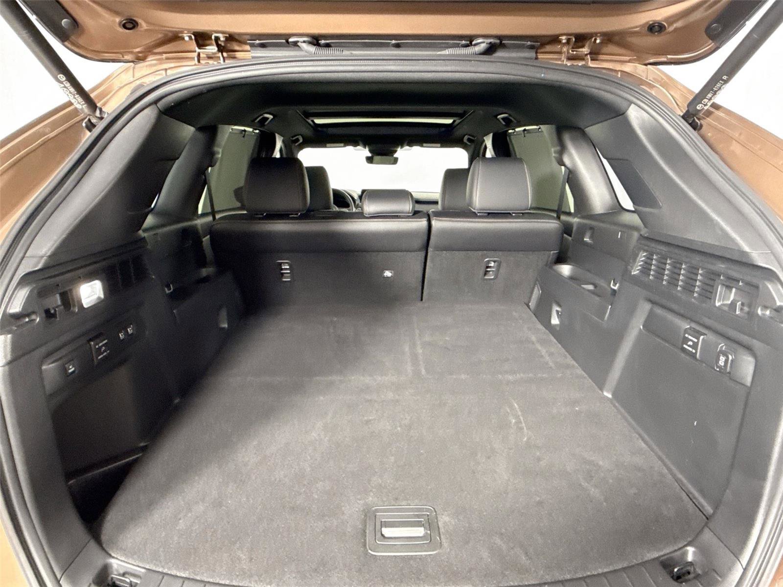 Certified 2025 MAZDA CX-70 Plug-In Hybrid w/ Premium Plus image 41