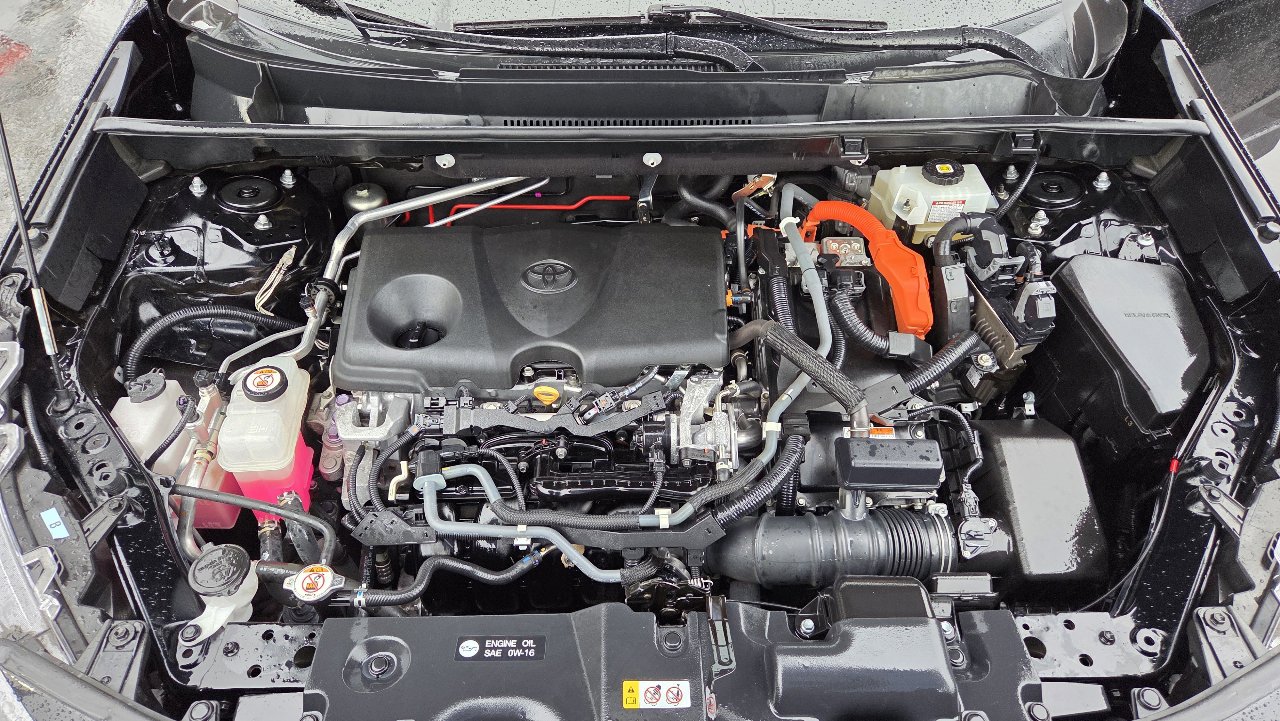 Used 2021 Toyota RAV4 LE image 20