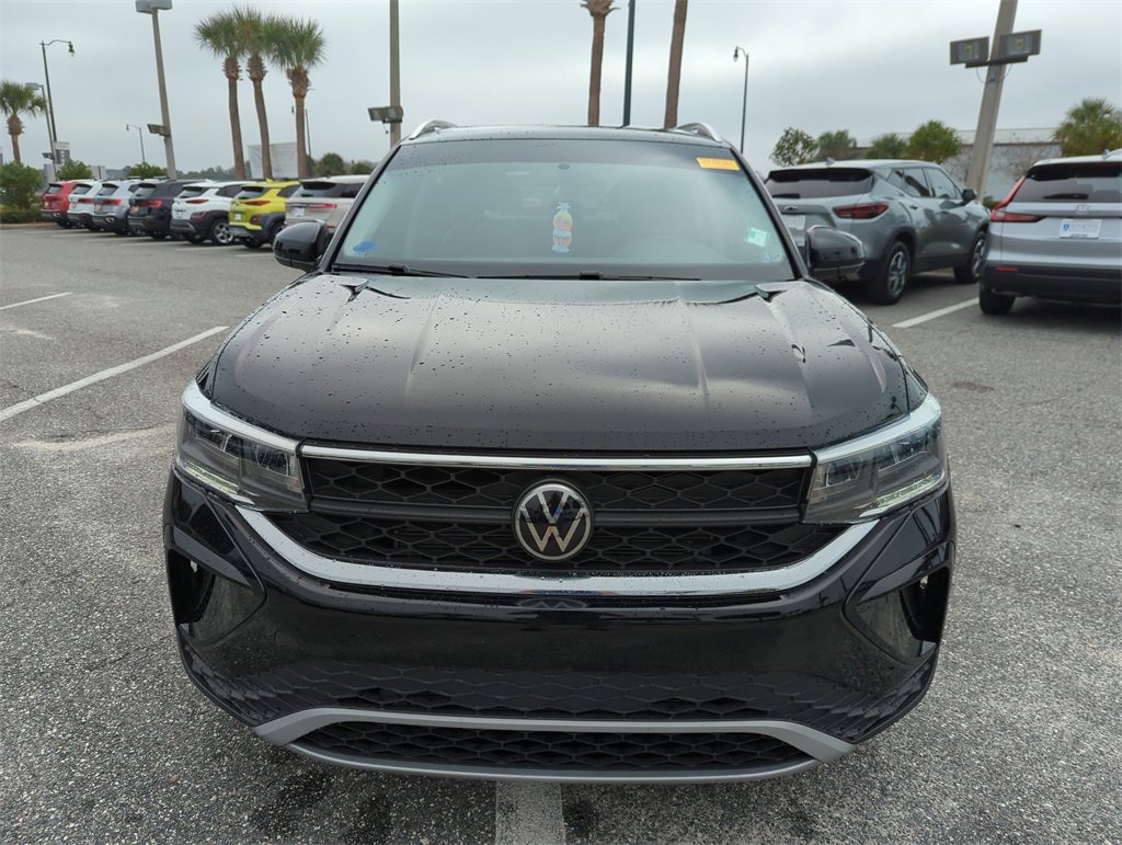 Used 2022 Volkswagen Taos SE w/ Panoramic Sunroof Package image 15