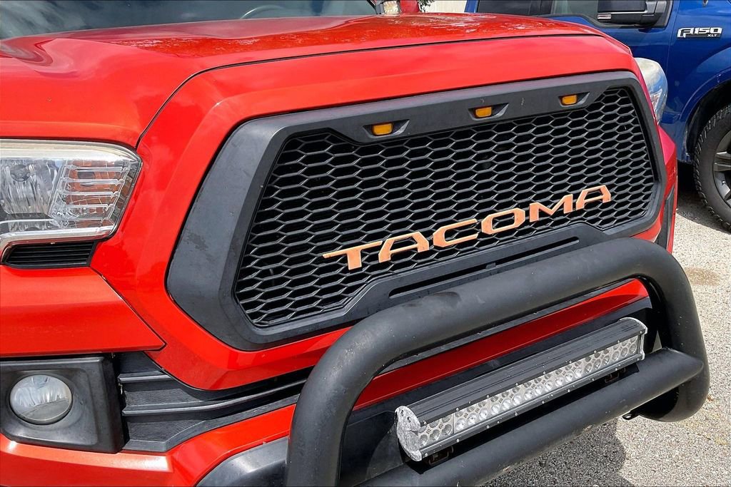 Used 2017 Toyota Tacoma TRD Off-Road w/ Tow Package (A/T) image 26