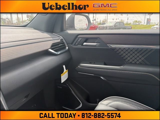 New 2026 GMC Acadia Denali w/ Super Cruise Package image 37