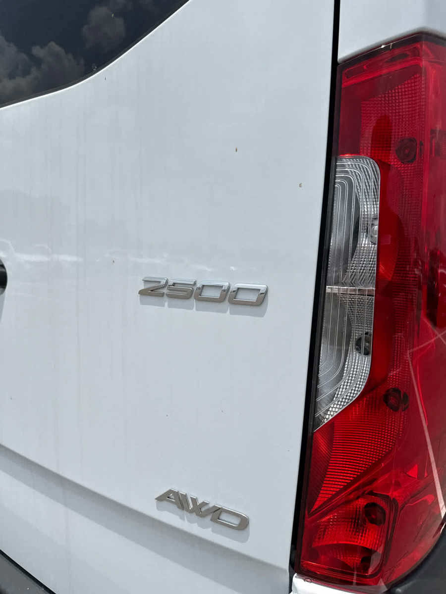 Used 2025 Mercedes-Benz Sprinter 2500 image 10