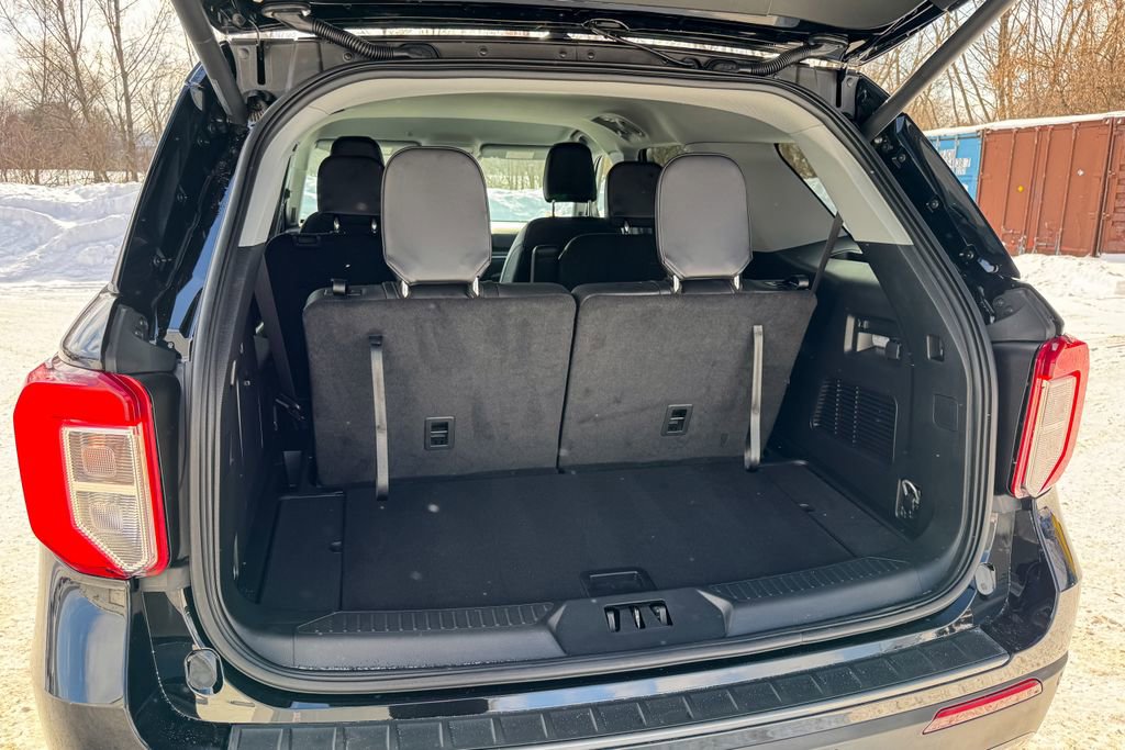 Certified 2024 Ford Explorer XLT w/ Equipment Group 202A image 20