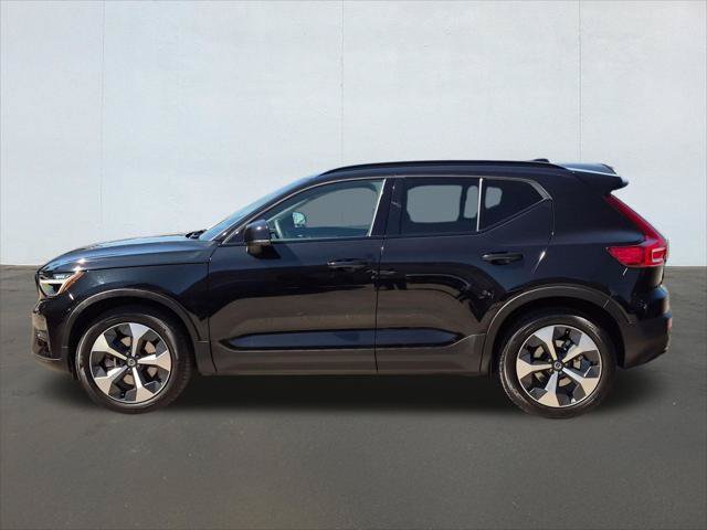Certified 2024 Volvo XC40 B5 Core w/ Protection Package Premier AWD/4WD image 8