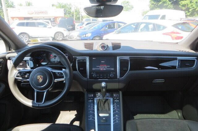 Used 2017 Porsche Macan S AWD/4WD image 46
