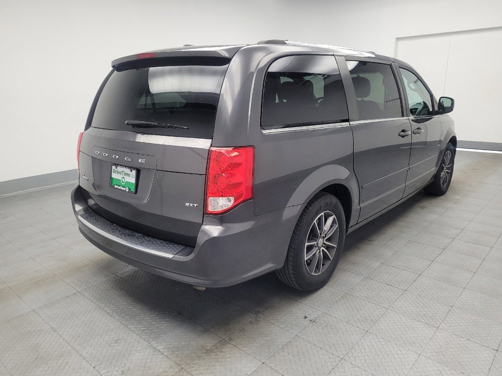 Used 2017 Dodge Grand Caravan SXT image 9